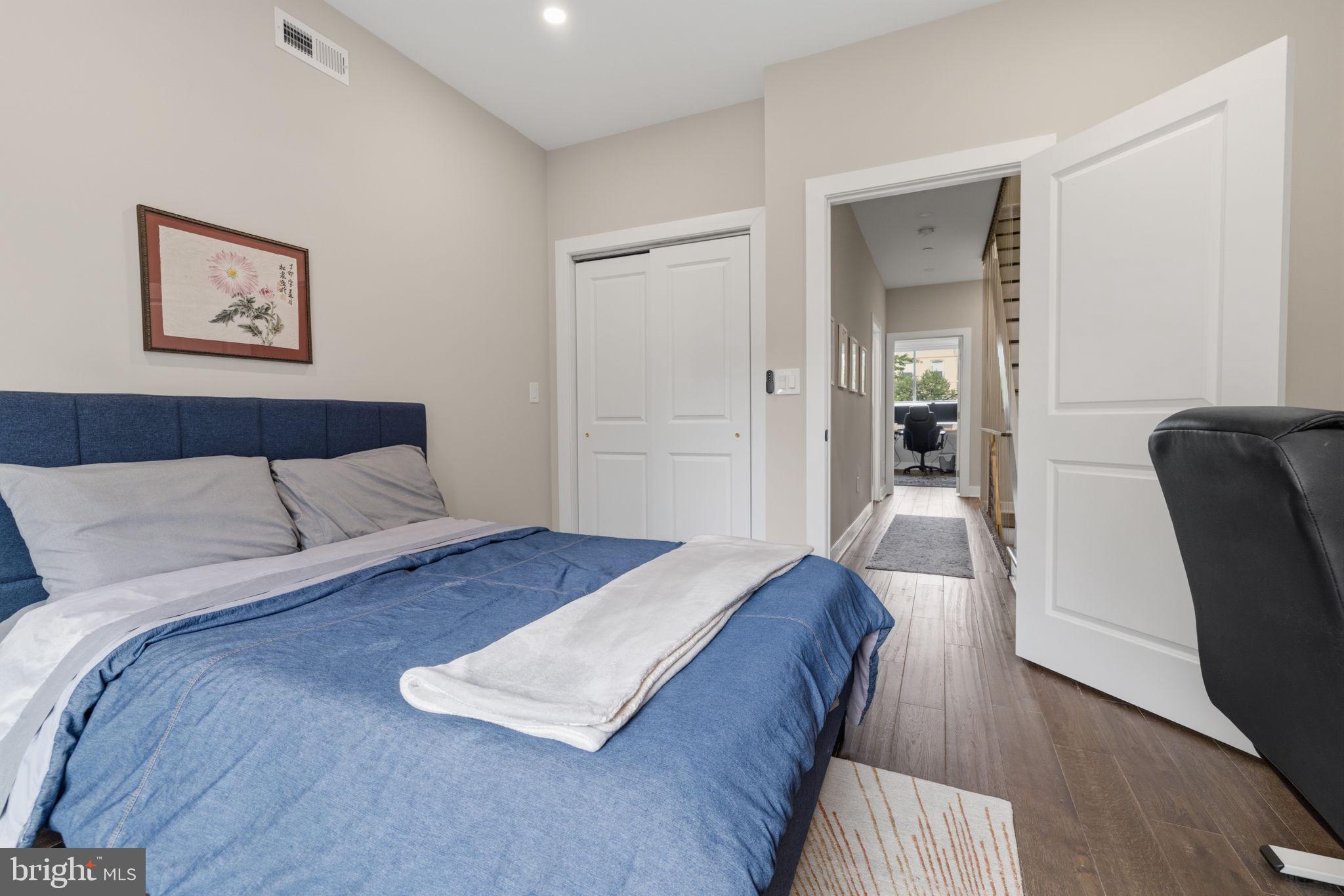 FAIRMOUNT - Residential