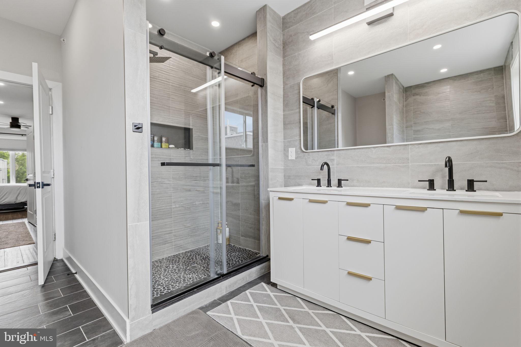 FAIRMOUNT - Residential