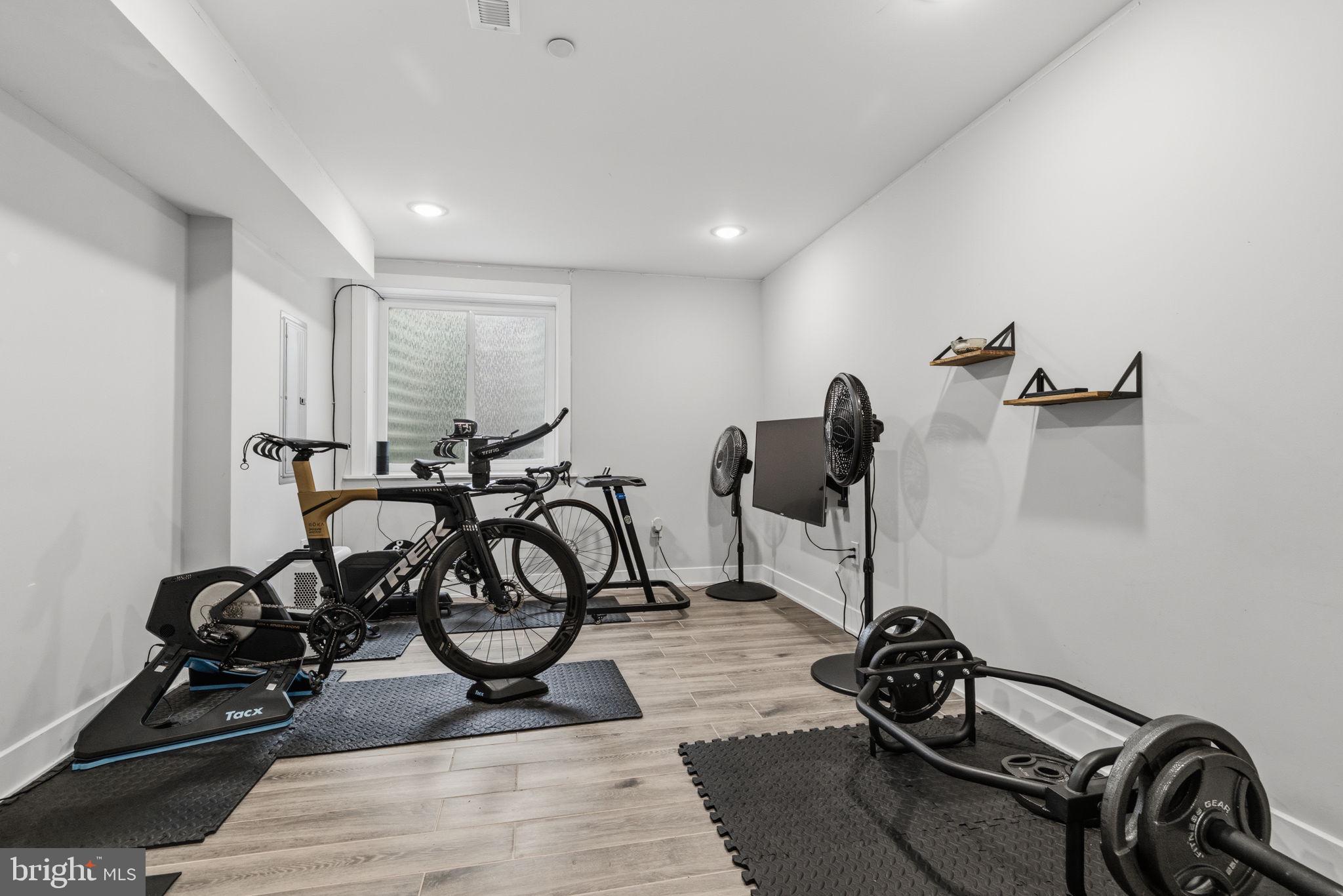 FAIRMOUNT - Residential