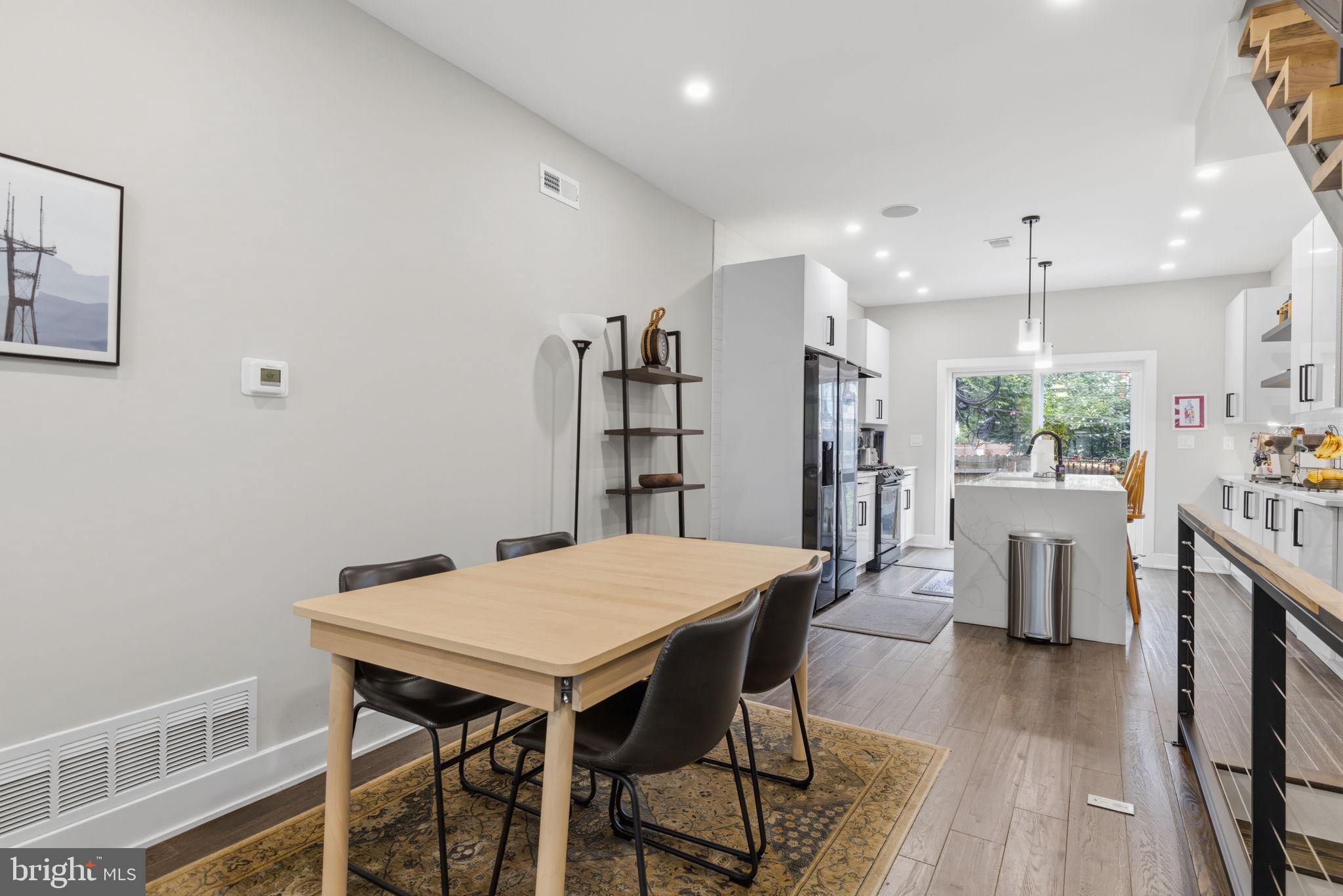 FAIRMOUNT - Residential