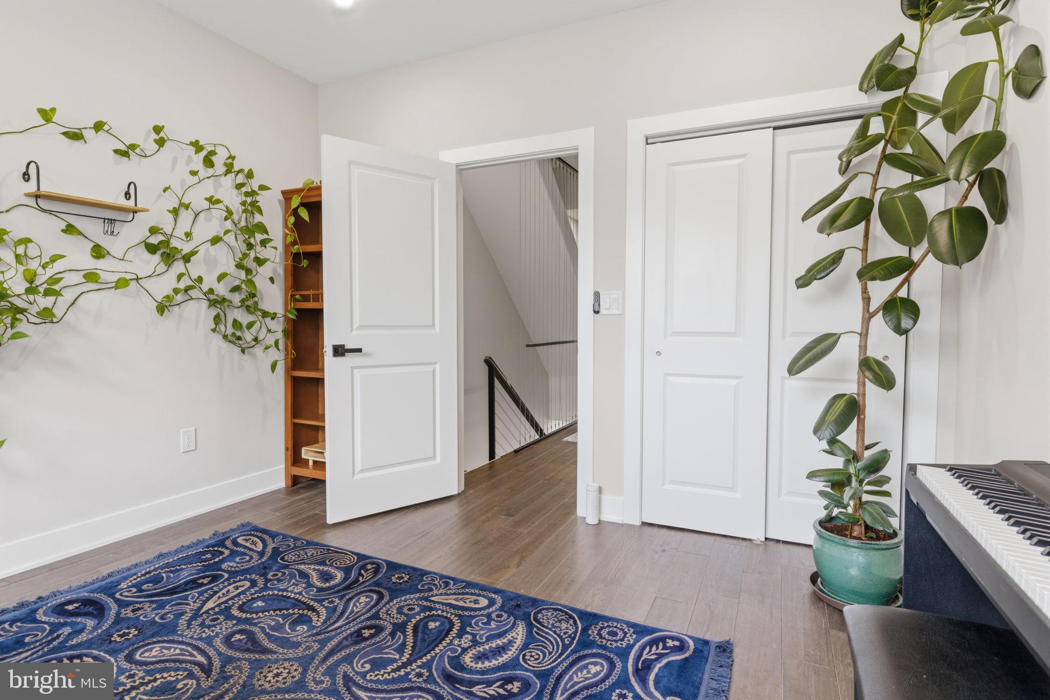 FAIRMOUNT - Residential