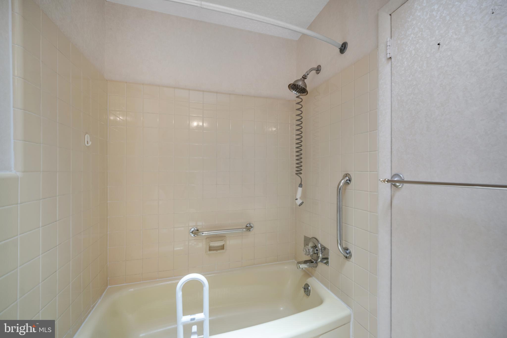 FOX CHASE - Residential