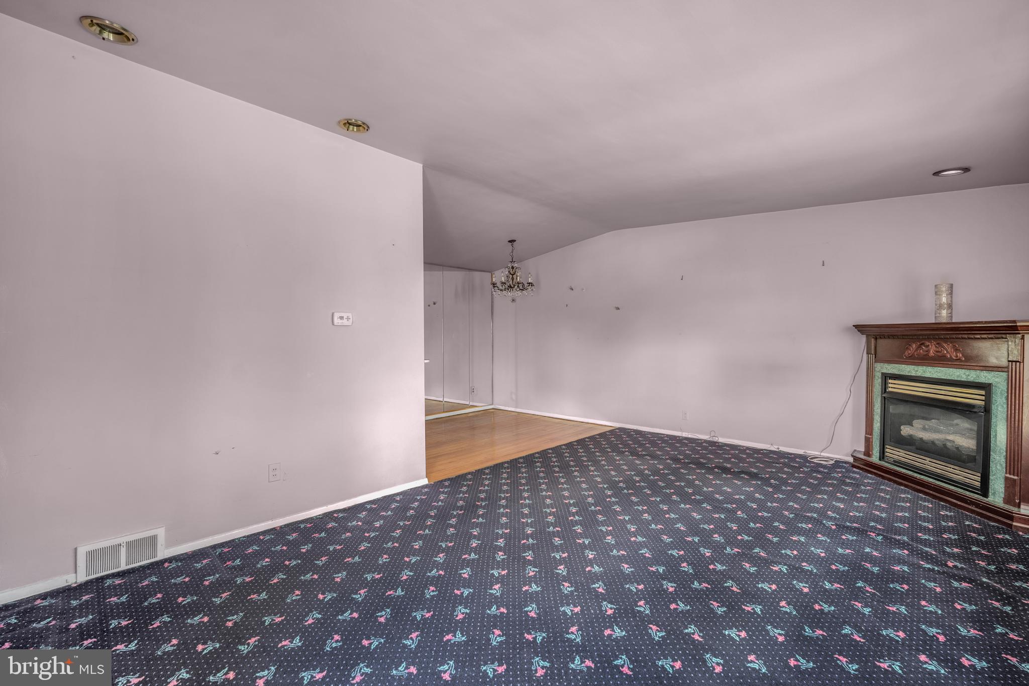 FOX CHASE - Residential
