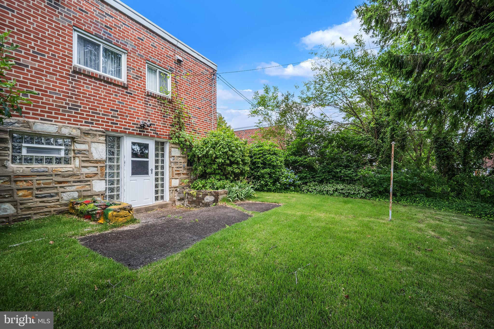 FOX CHASE - Residential