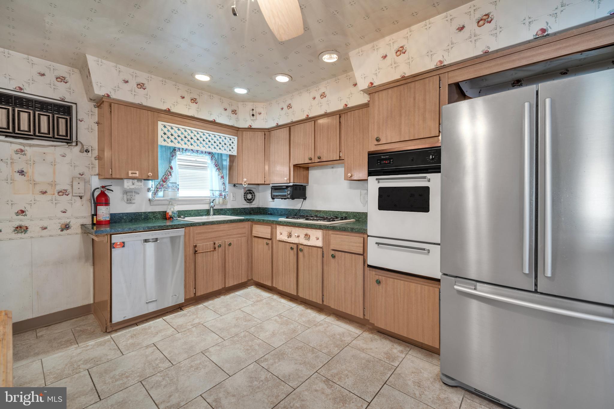 FOX CHASE - Residential
