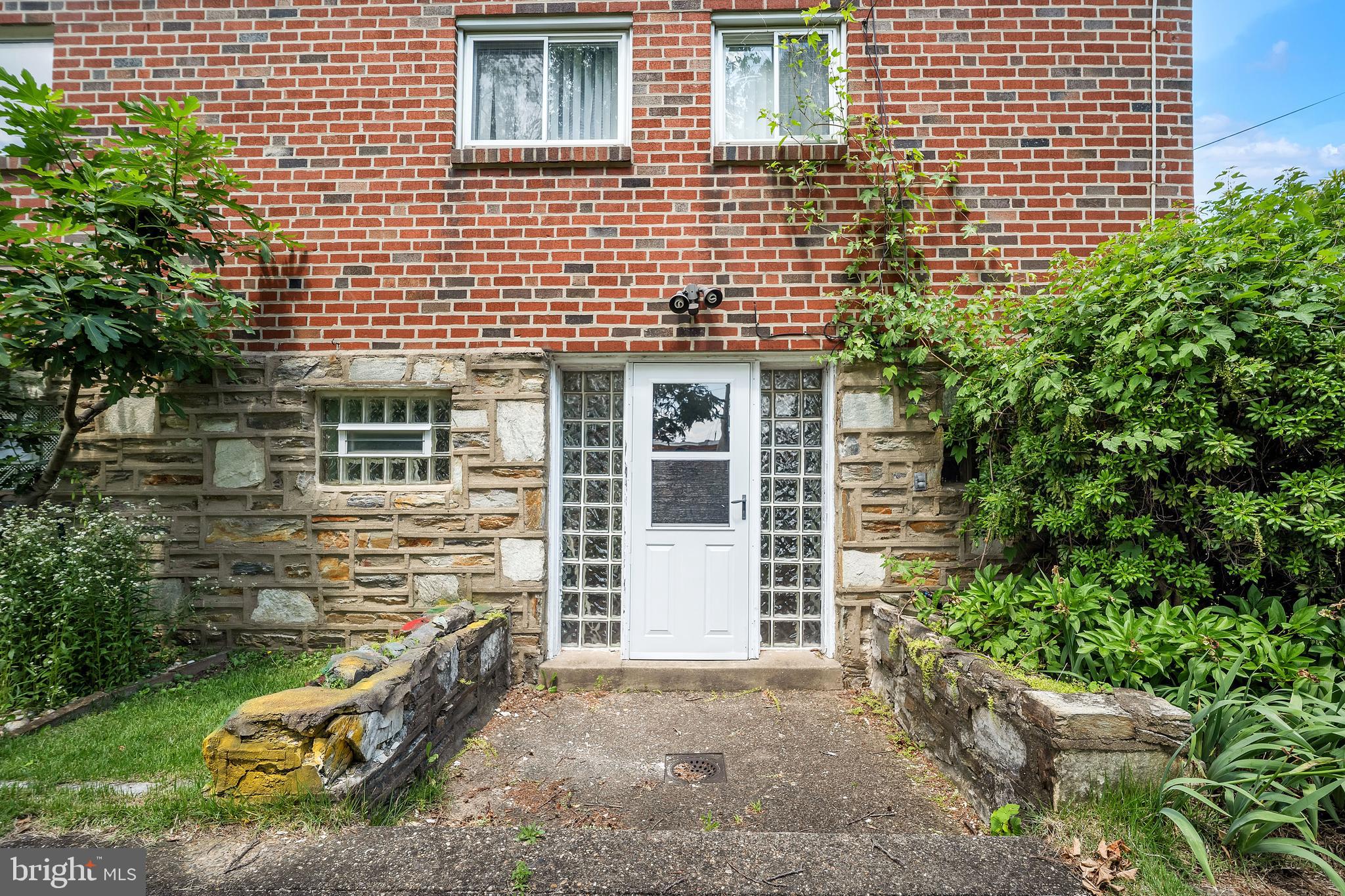 FOX CHASE - Residential