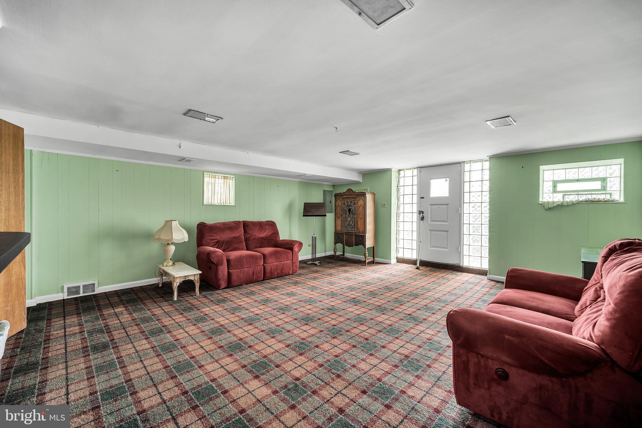 FOX CHASE - Residential