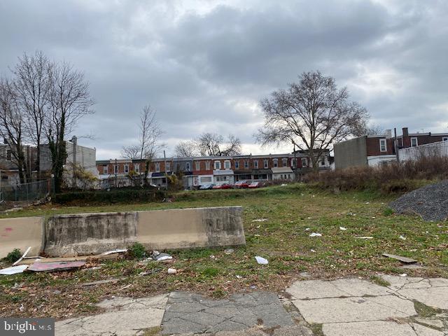 This sale includes 6922 woodland ( 20 x 100) and 6924-28 woodland ave ( 50 x 185) for a total of 11,200 sqft of vacant land zoned CMX 2 allowing for a wide range of options including mixed use with commercial and residential building. Area is changing and surrounded by some new construction and rehabs taking place near by. Act fast!