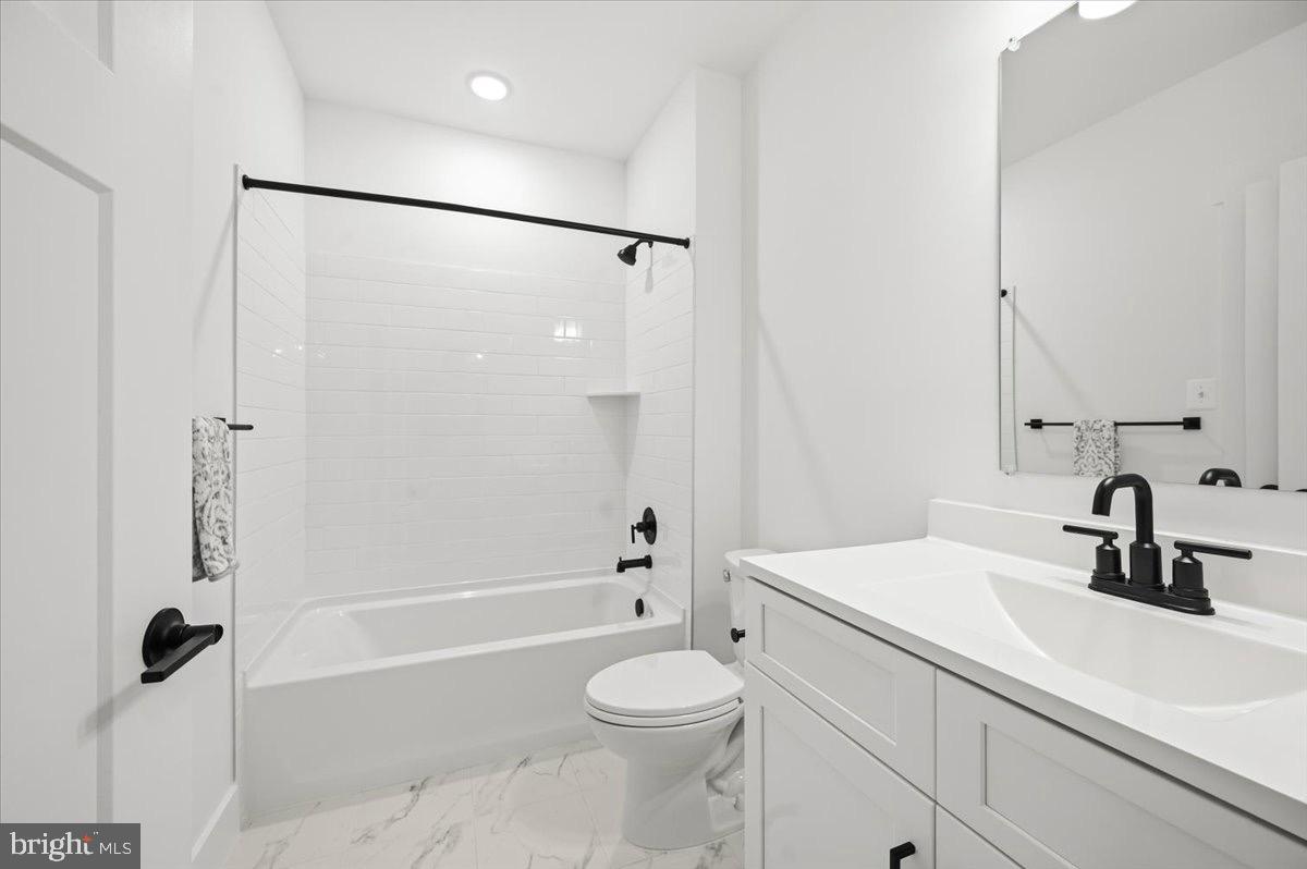 RIVERS EDGE - Residential