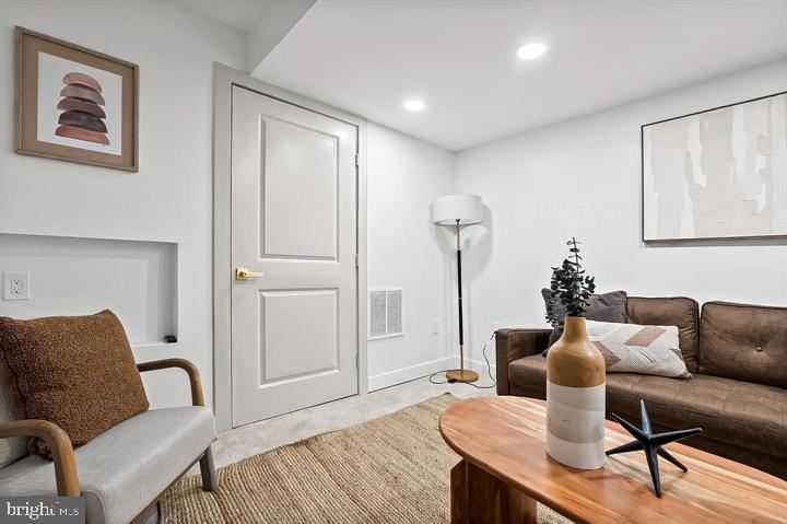 BROADWAY EAST - Residential