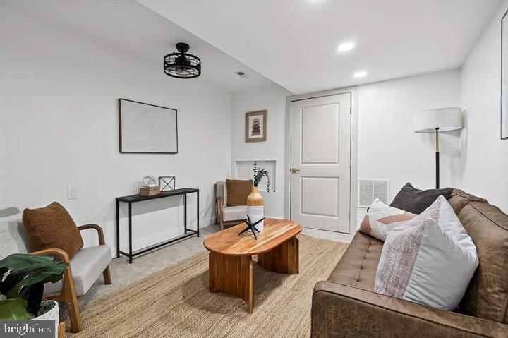 BROADWAY EAST - Residential