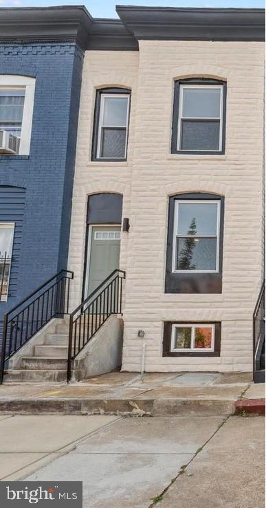 BROADWAY EAST - Residential