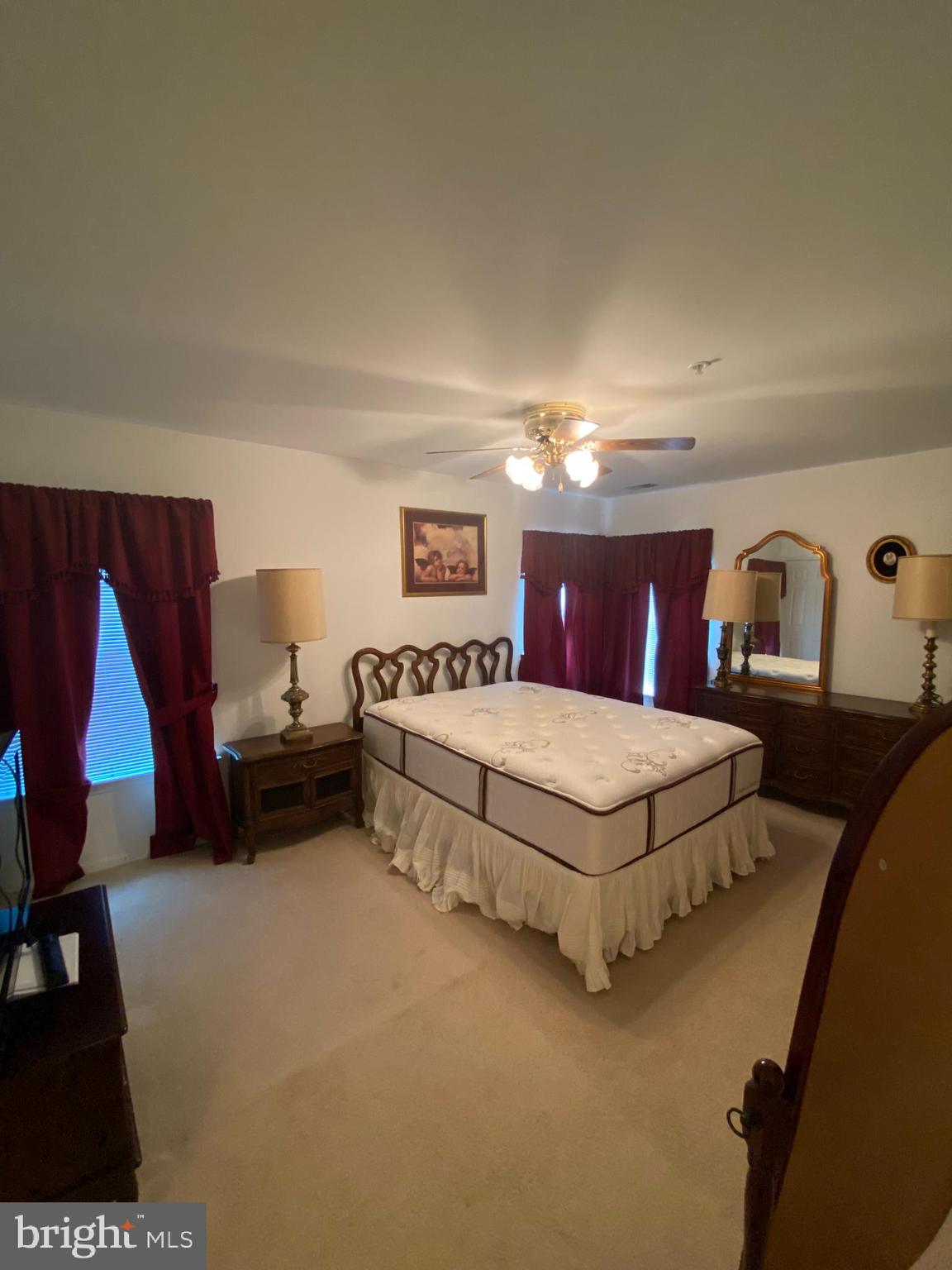 OAK LEAF VILLAS - Residential
