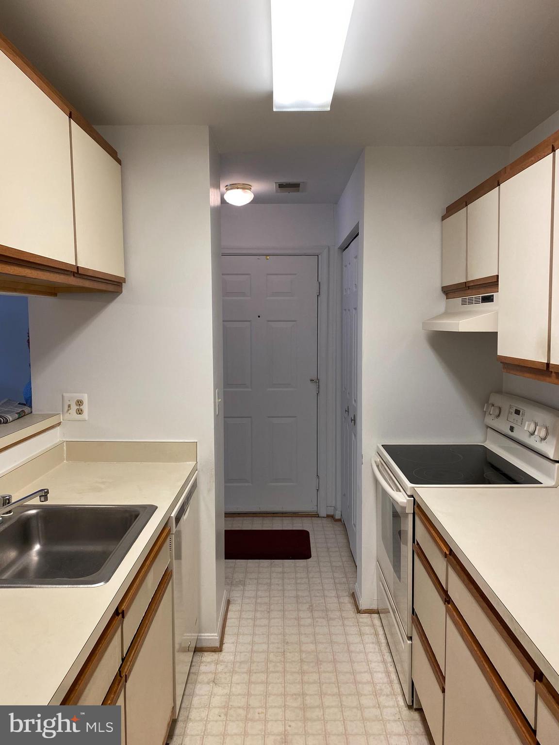 OAK LEAF VILLAS - Residential