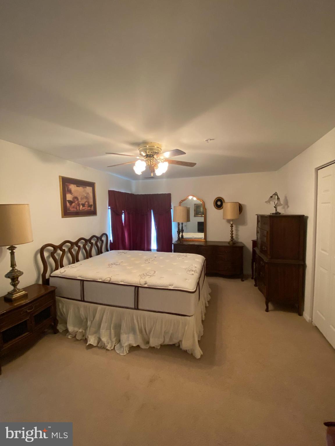 OAK LEAF VILLAS - Residential