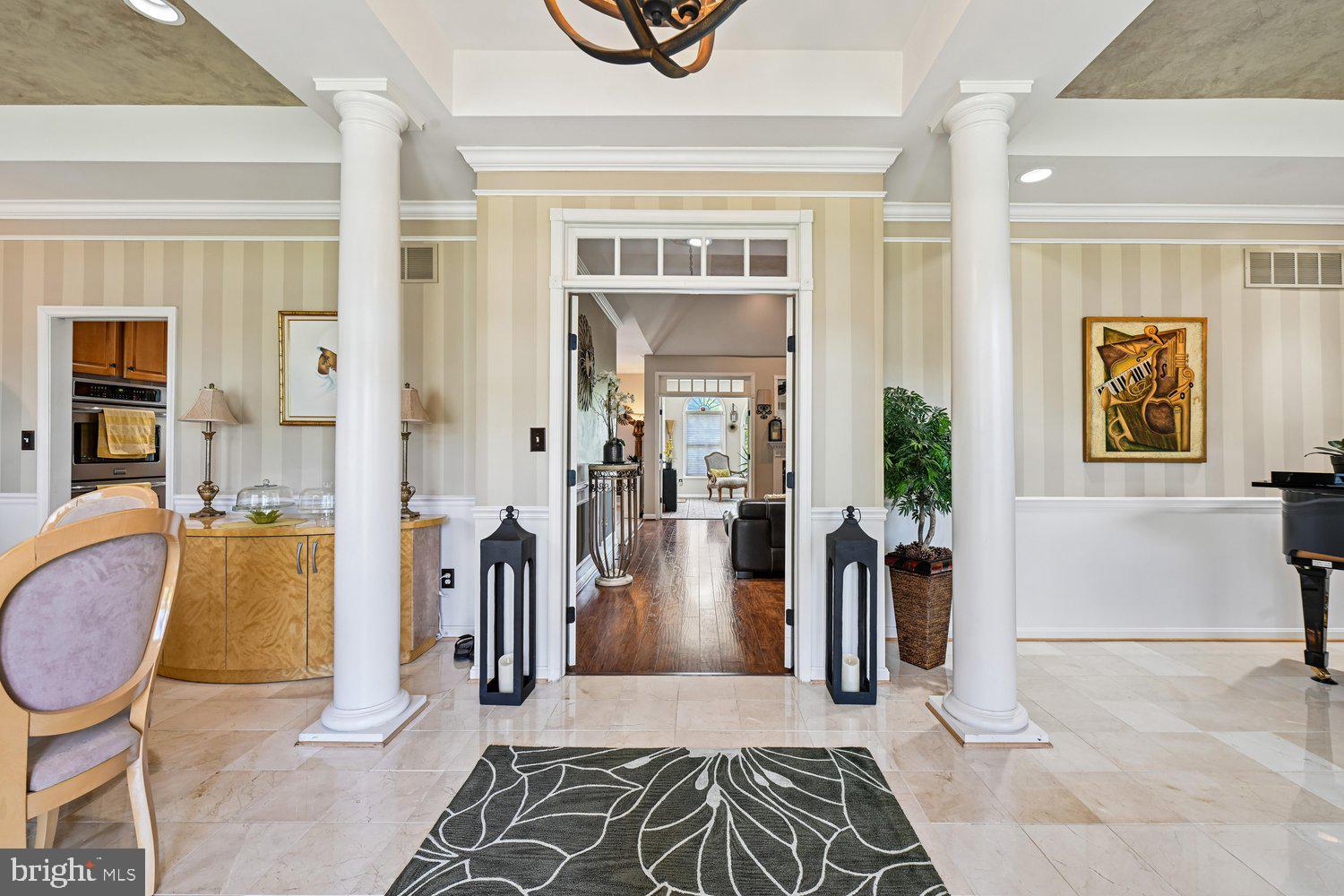 MONTROSE POINTE - Residential