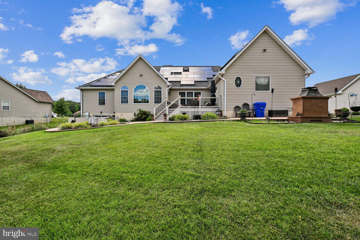 MONTROSE POINTE - Residential