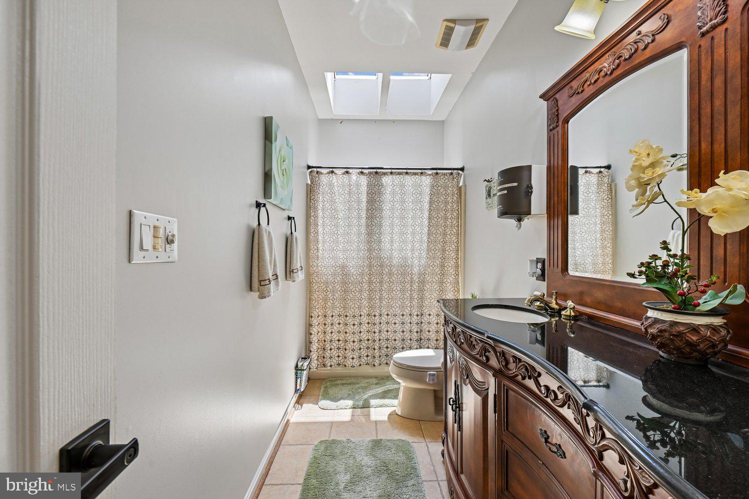MONTROSE POINTE - Residential