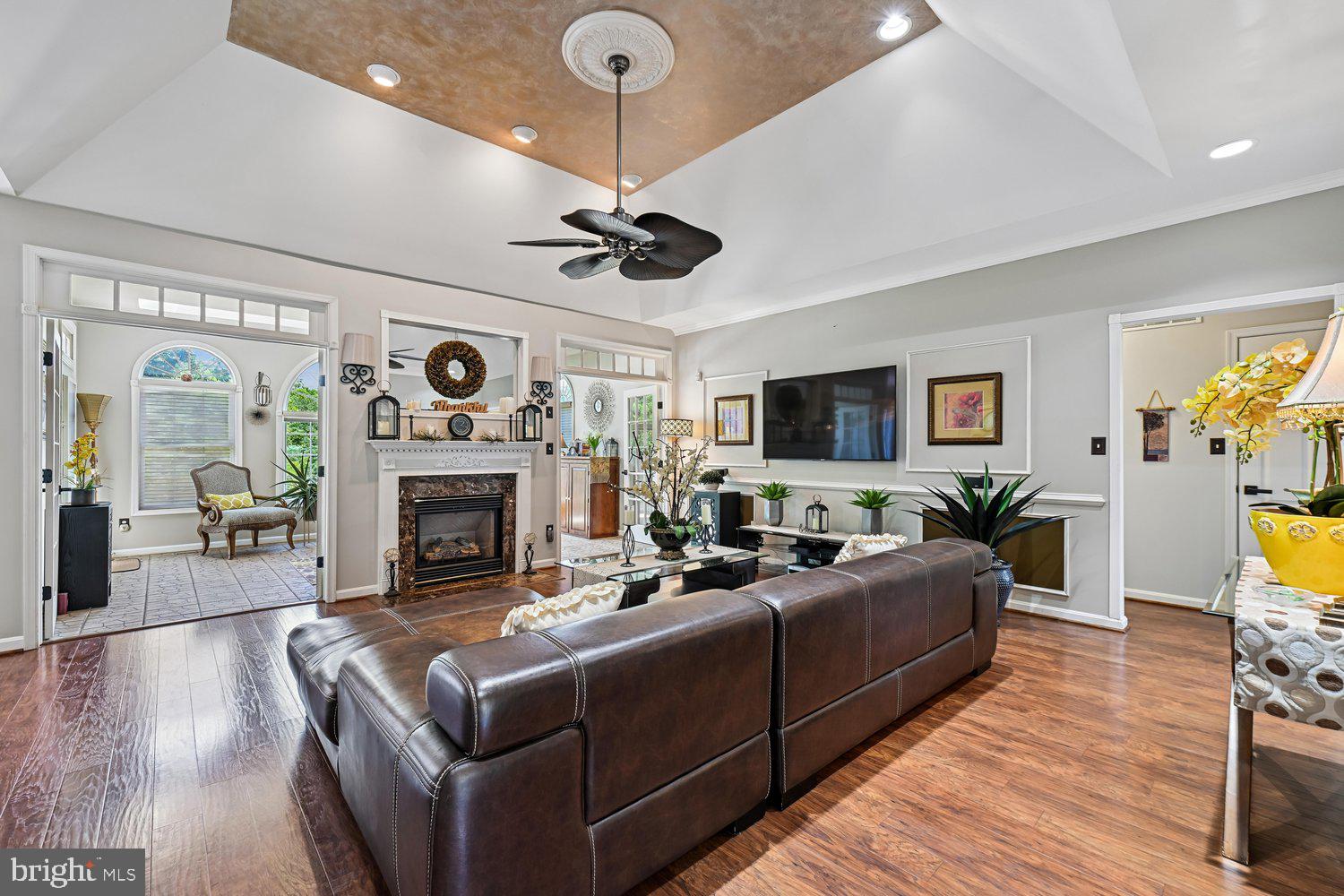 MONTROSE POINTE - Residential