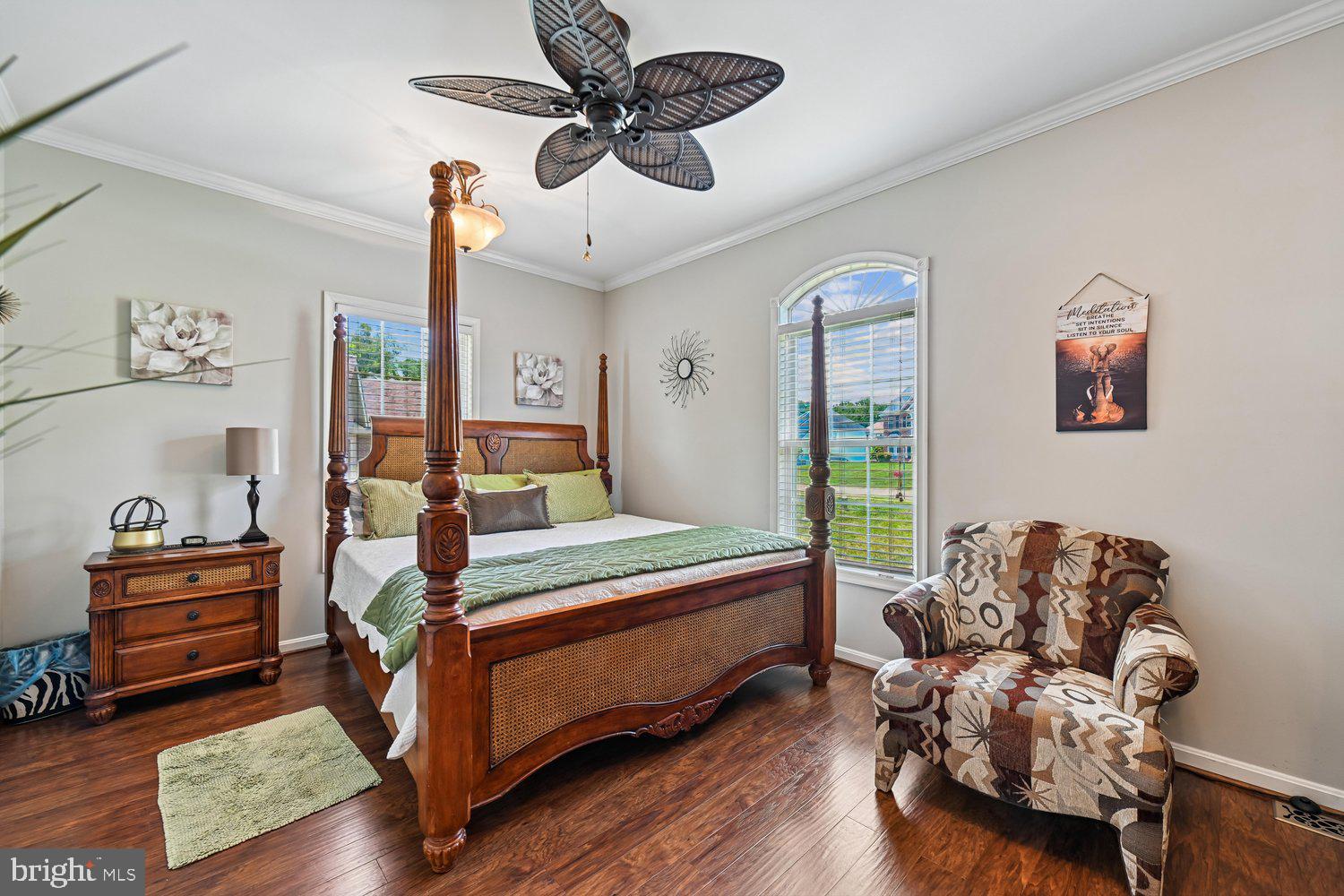 MONTROSE POINTE - Residential