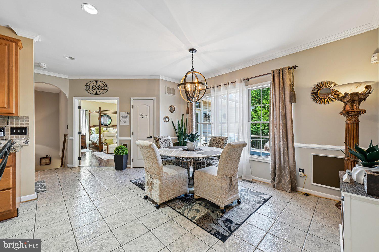 MONTROSE POINTE - Residential