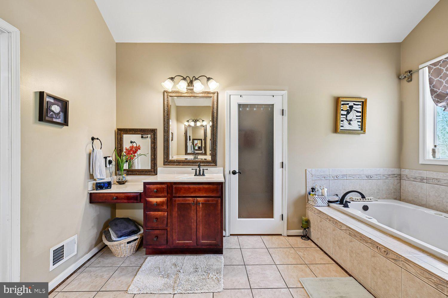 MONTROSE POINTE - Residential