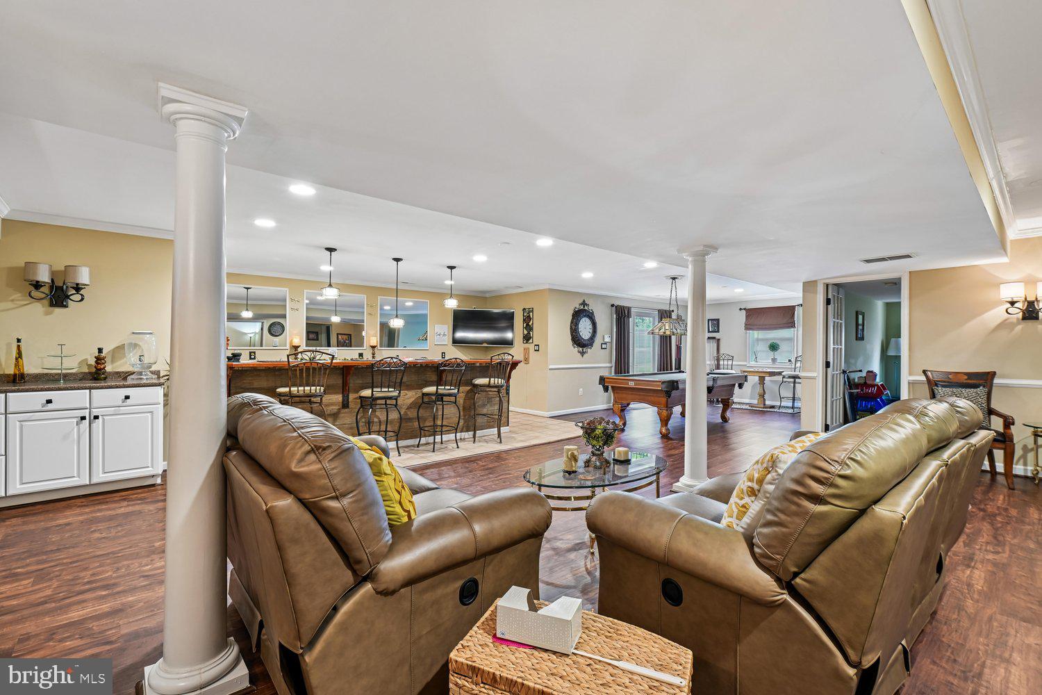MONTROSE POINTE - Residential