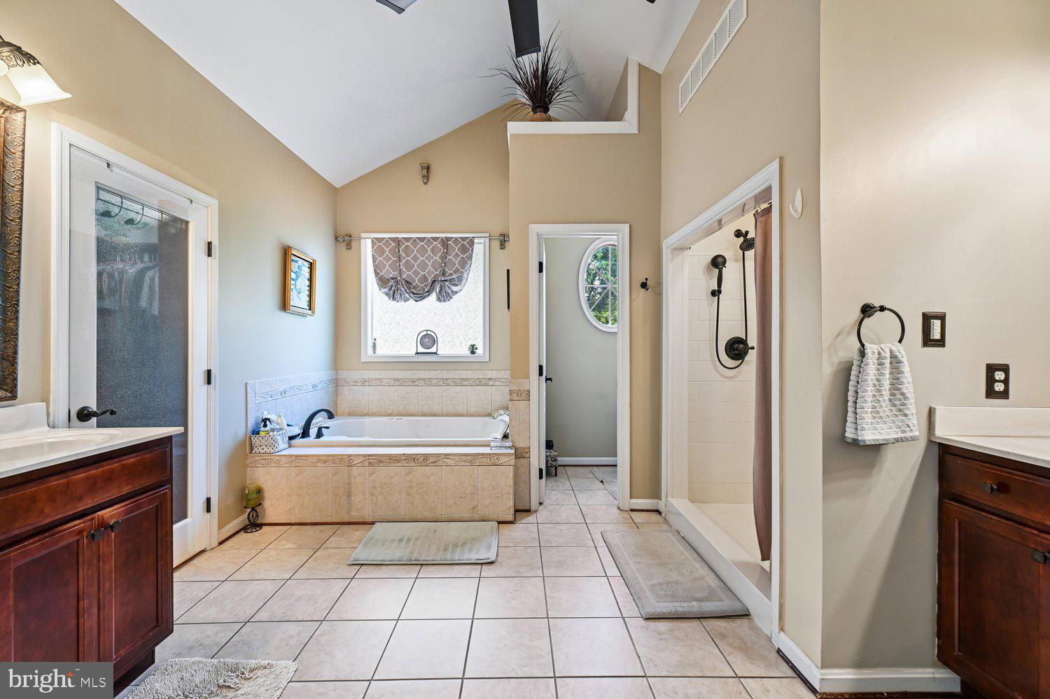 MONTROSE POINTE - Residential