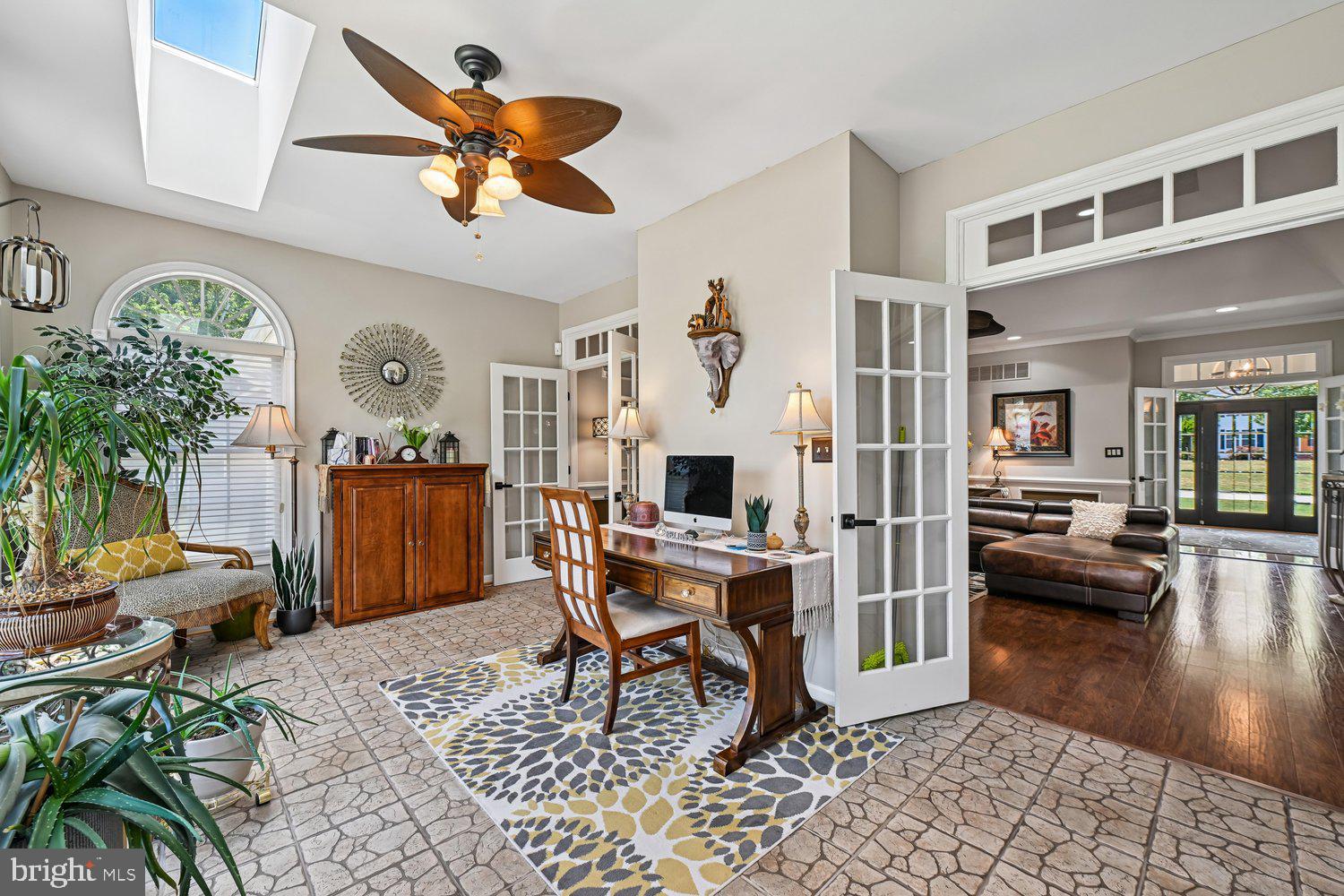 MONTROSE POINTE - Residential