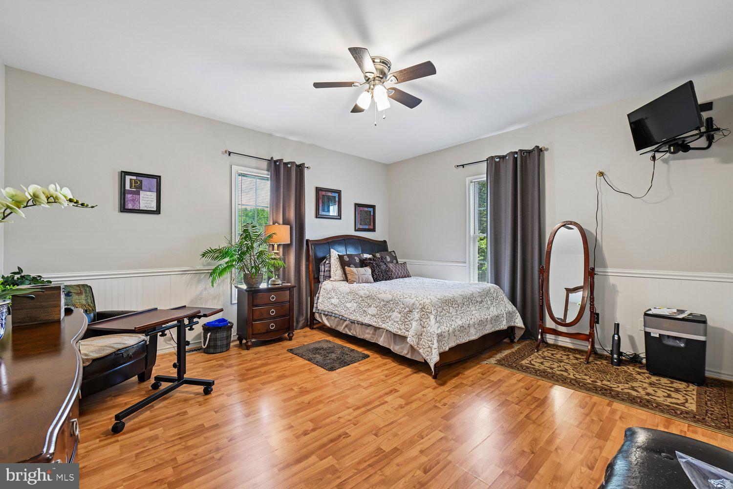 MONTROSE POINTE - Residential