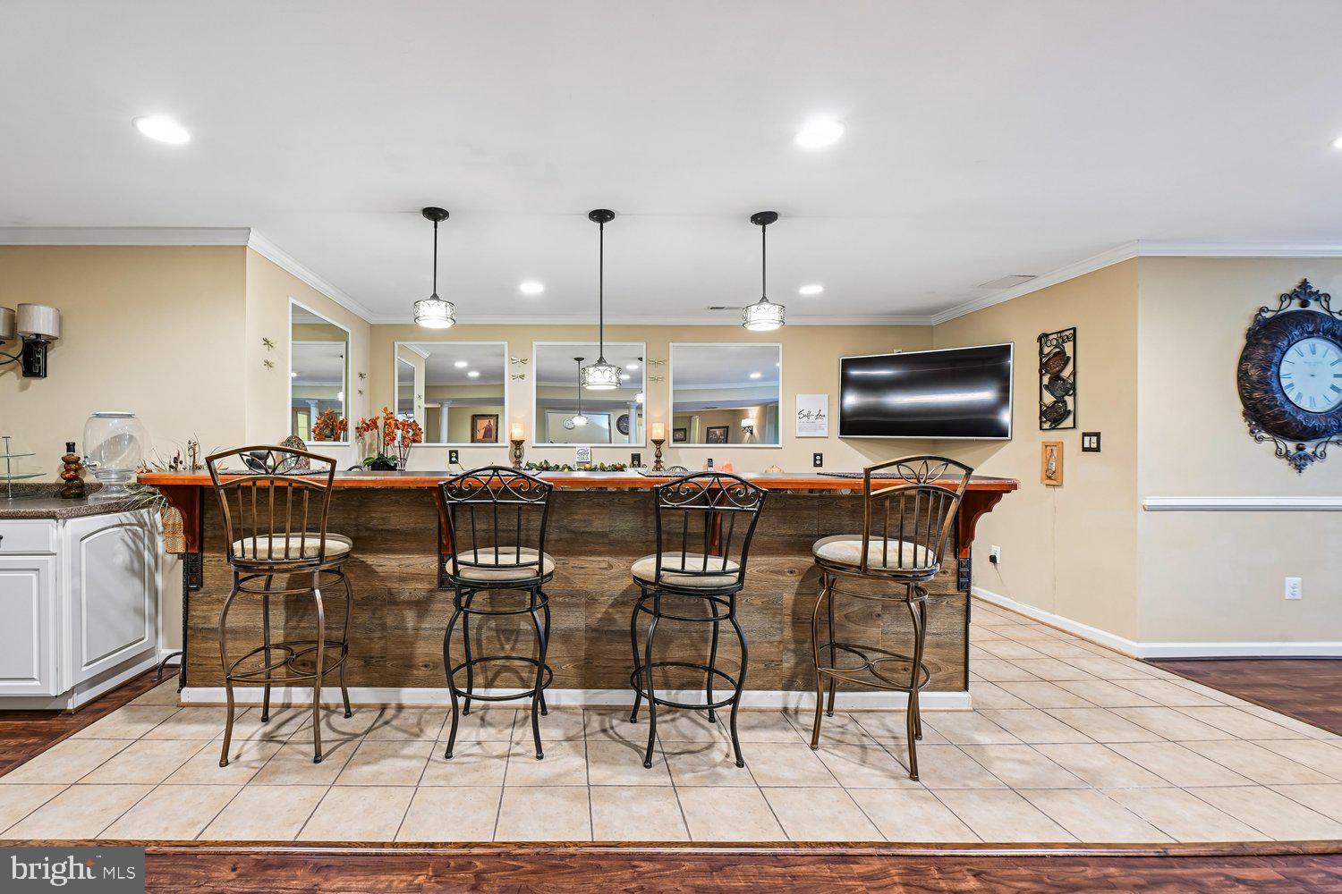 MONTROSE POINTE - Residential