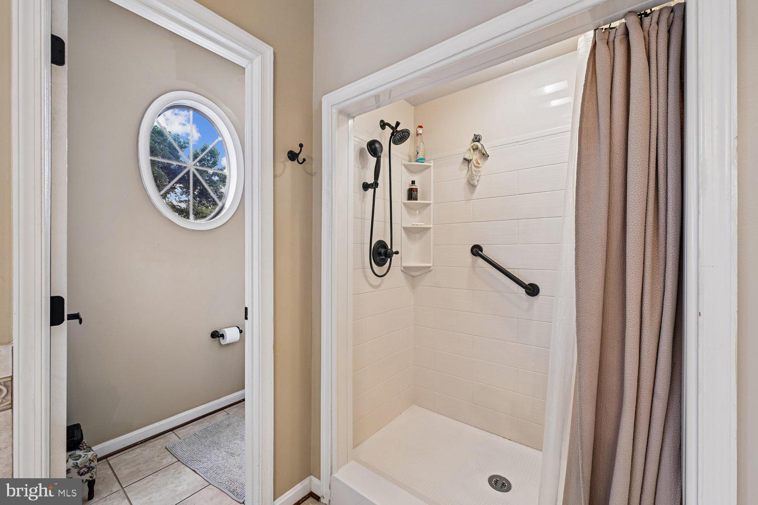 MONTROSE POINTE - Residential