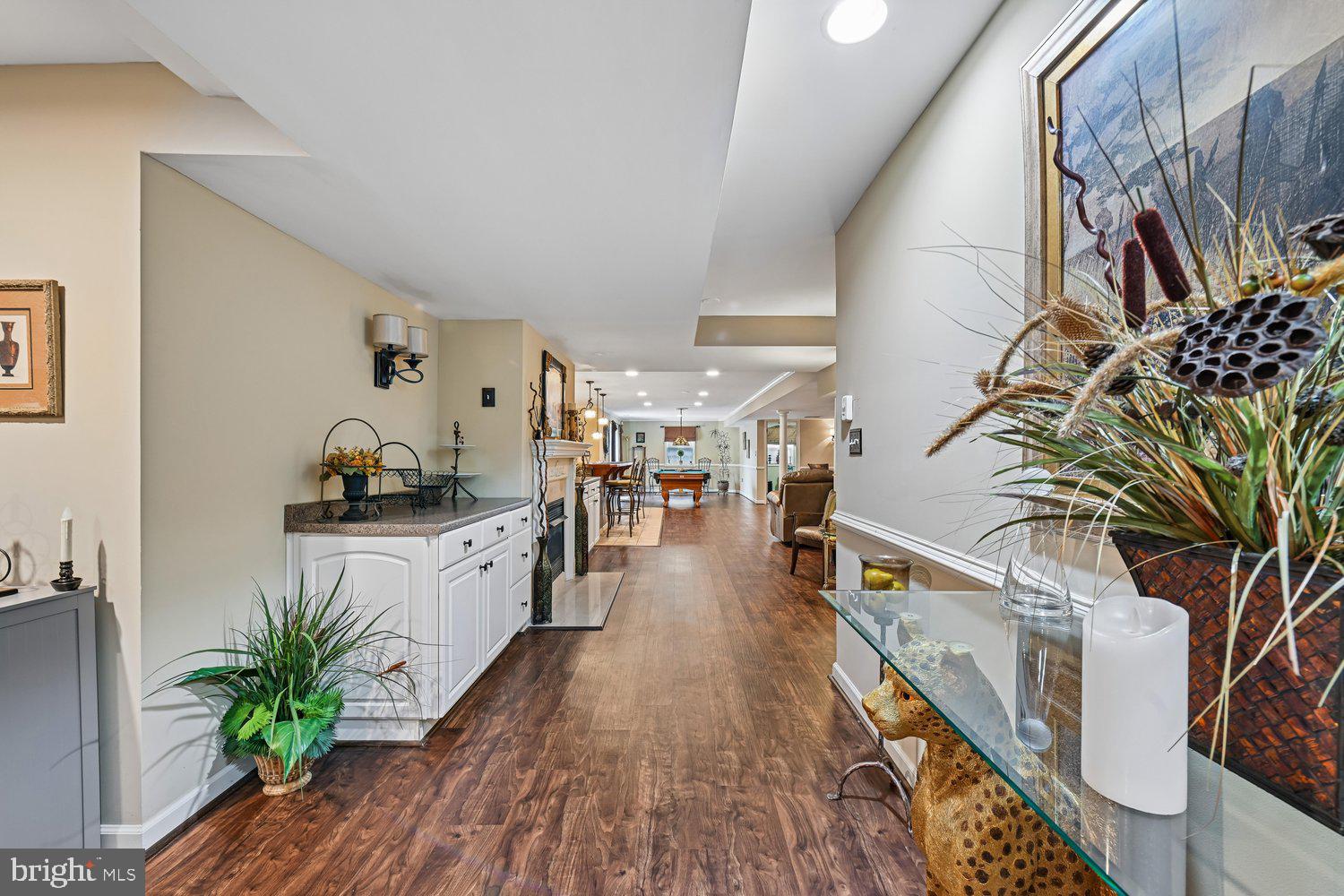 MONTROSE POINTE - Residential
