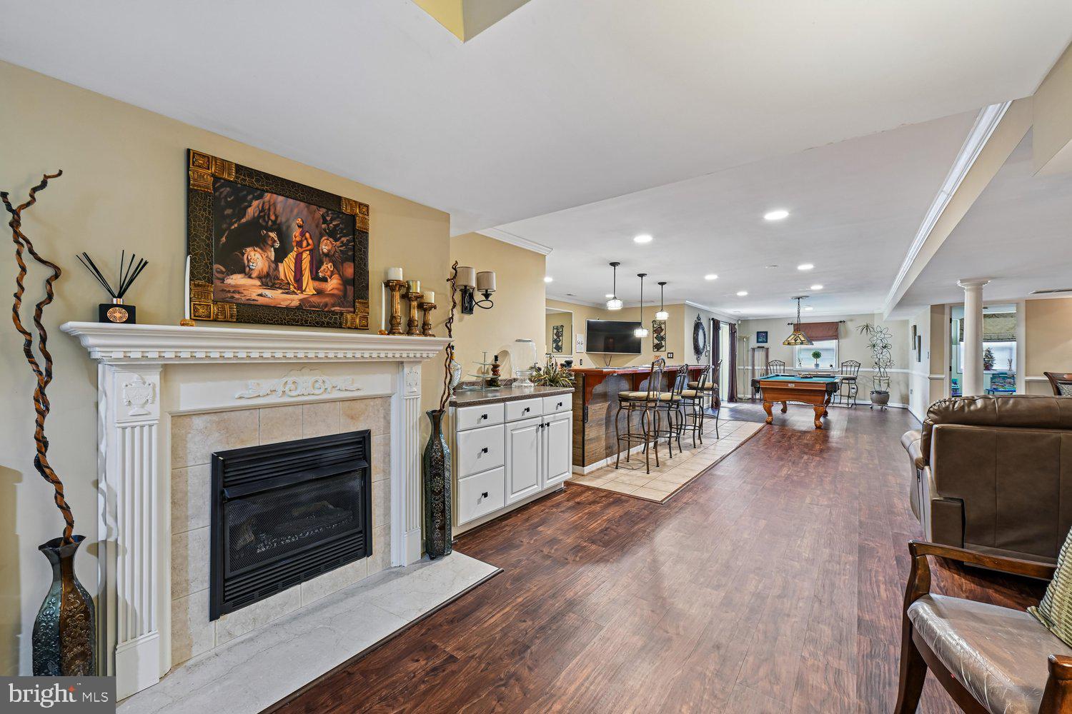 MONTROSE POINTE - Residential