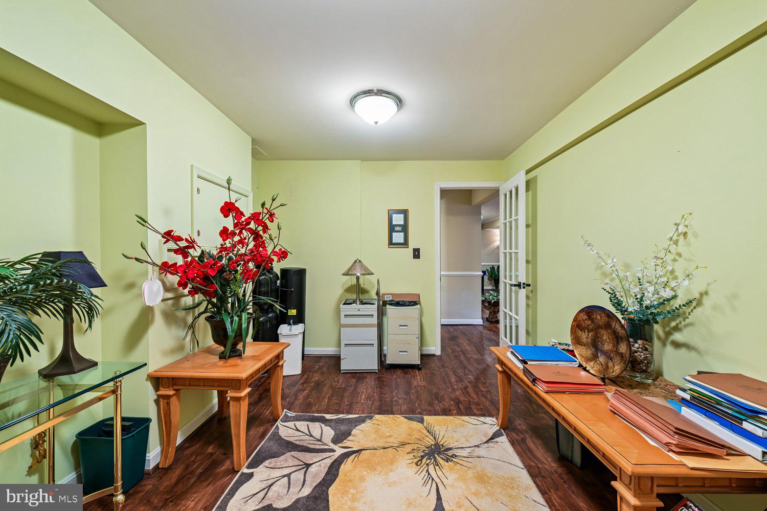 MONTROSE POINTE - Residential