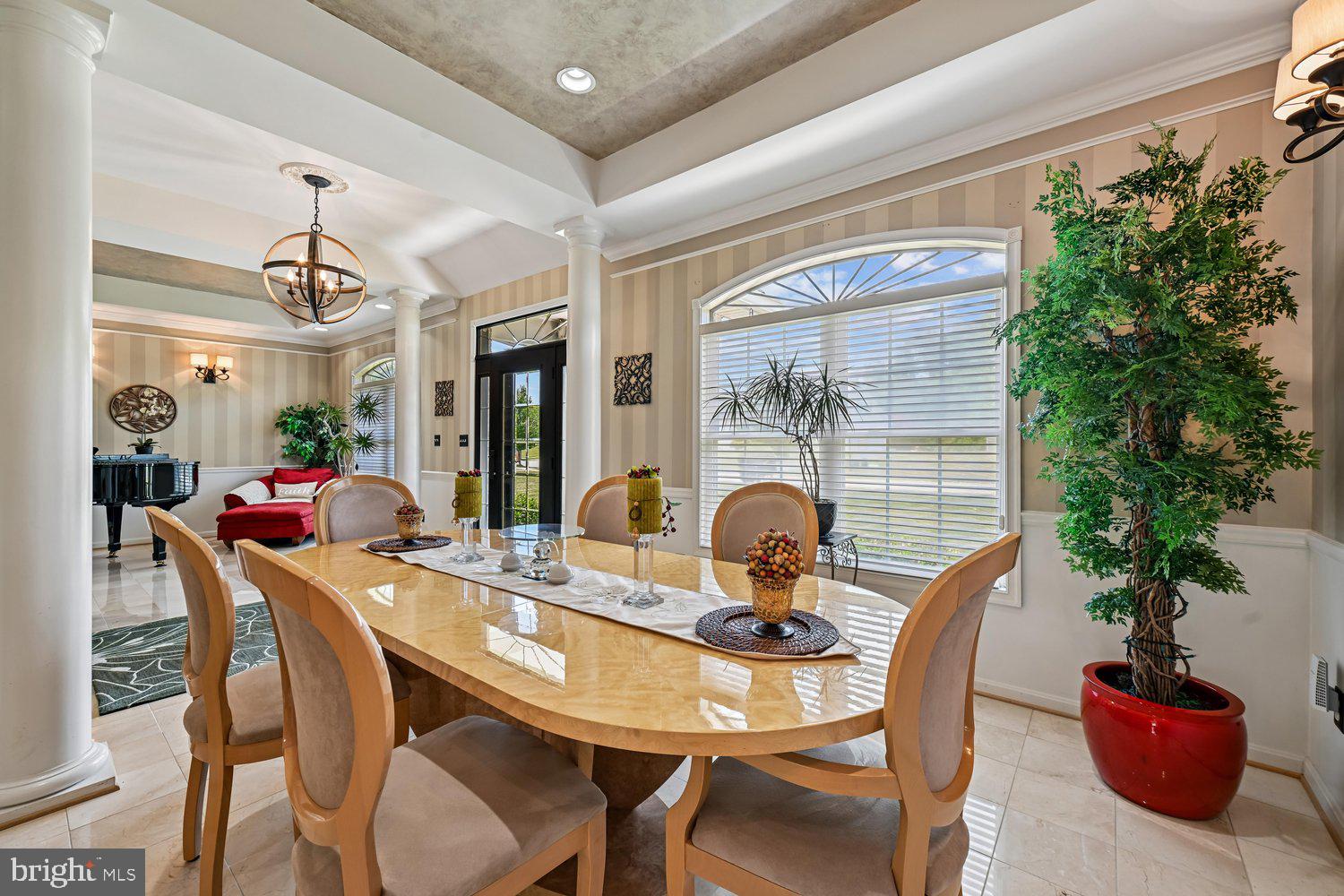 MONTROSE POINTE - Residential