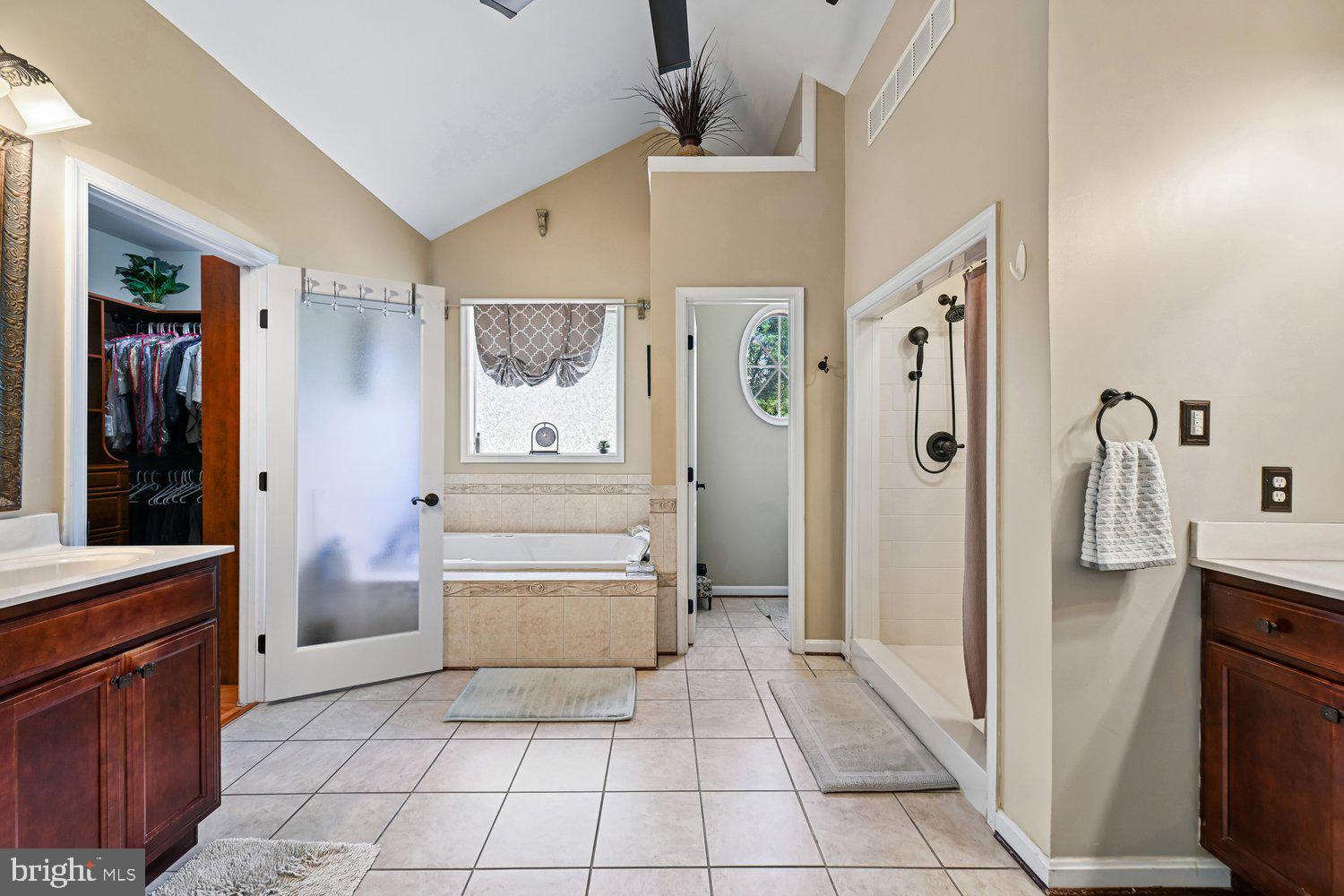 MONTROSE POINTE - Residential