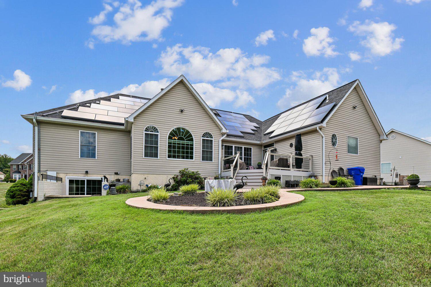 MONTROSE POINTE - Residential
