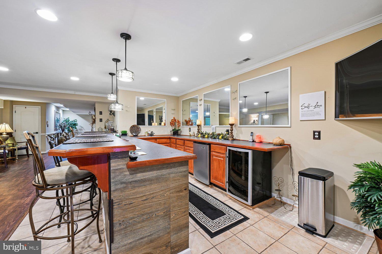 MONTROSE POINTE - Residential