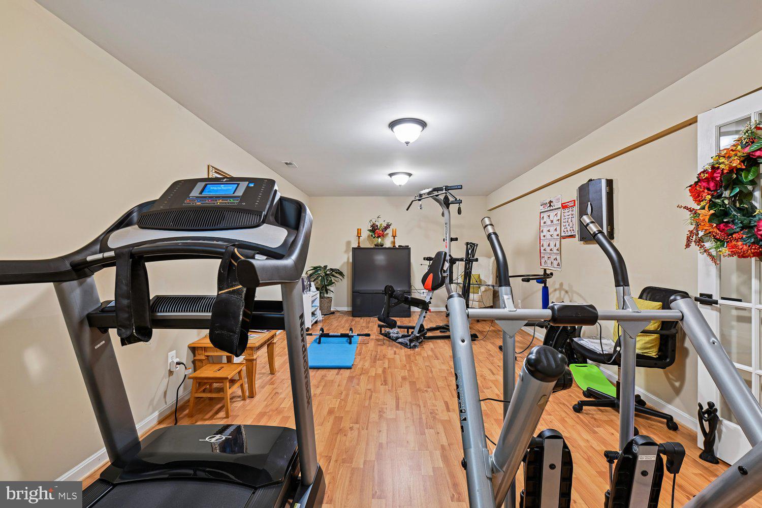MONTROSE POINTE - Residential
