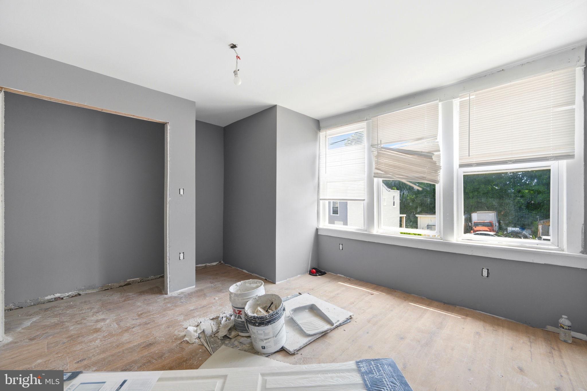 WEST OAK LANE - Residential