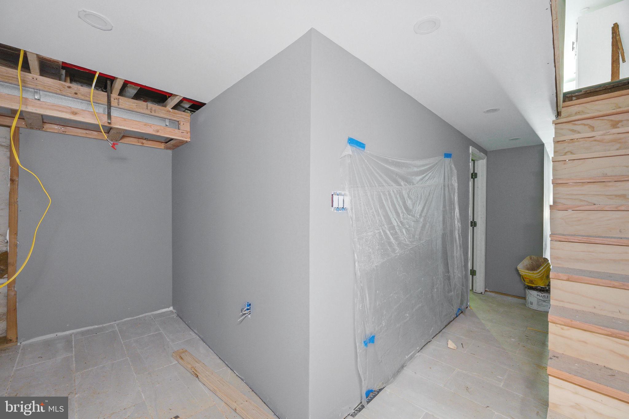 WEST OAK LANE - Residential