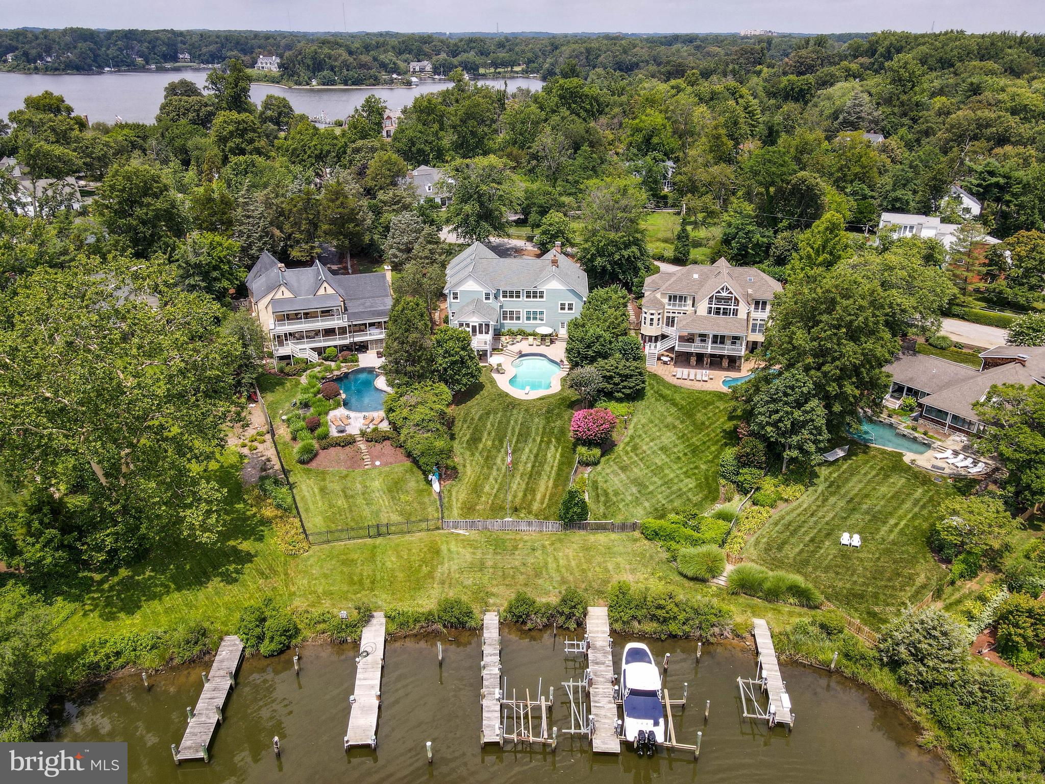 WILD ROSE SHORES - Residential