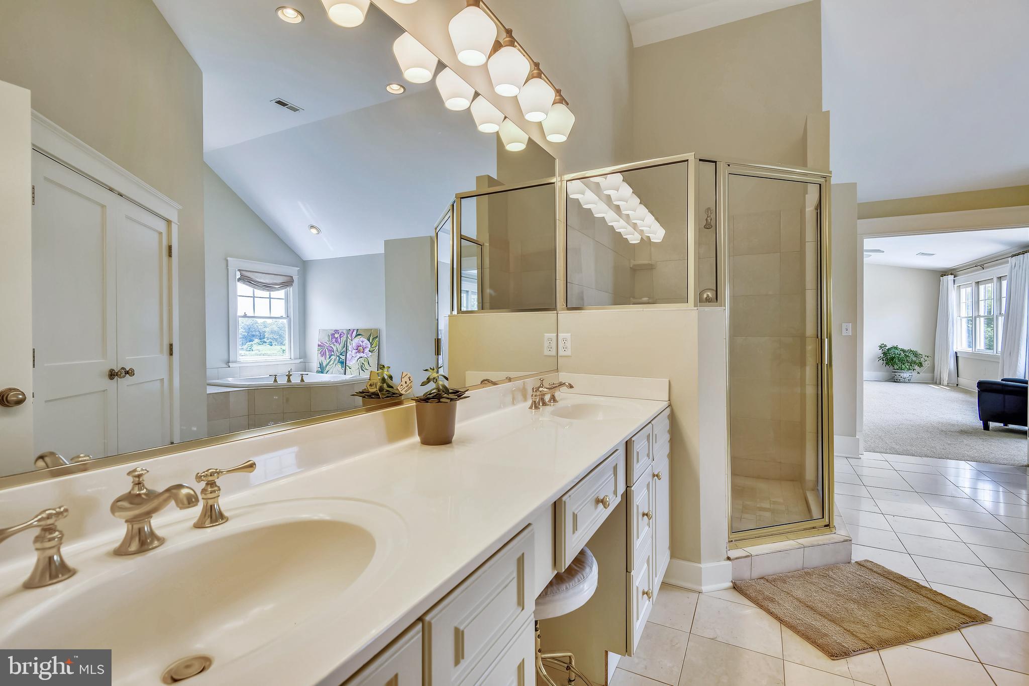 WILD ROSE SHORES - Residential