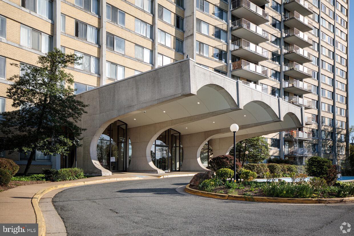 THE FOUNTAINS - Residential Lease