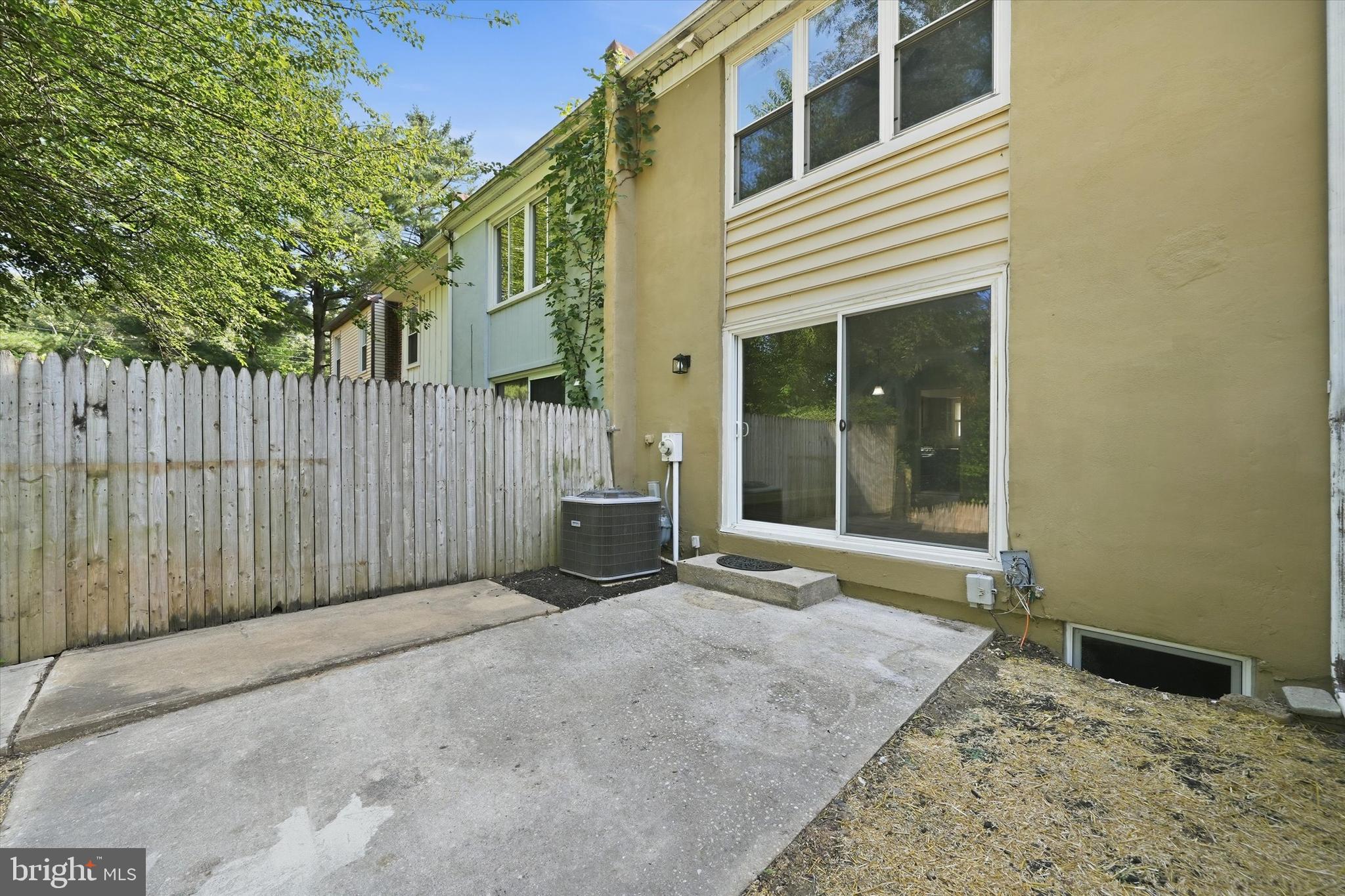 EAGLE GLEN - Residential