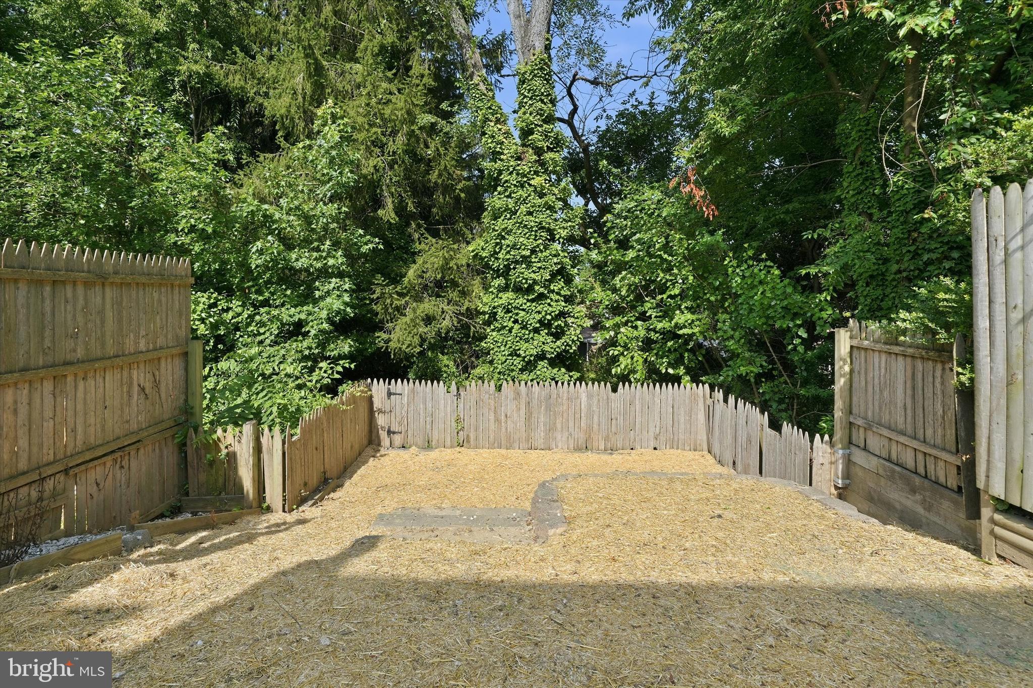 EAGLE GLEN - Residential