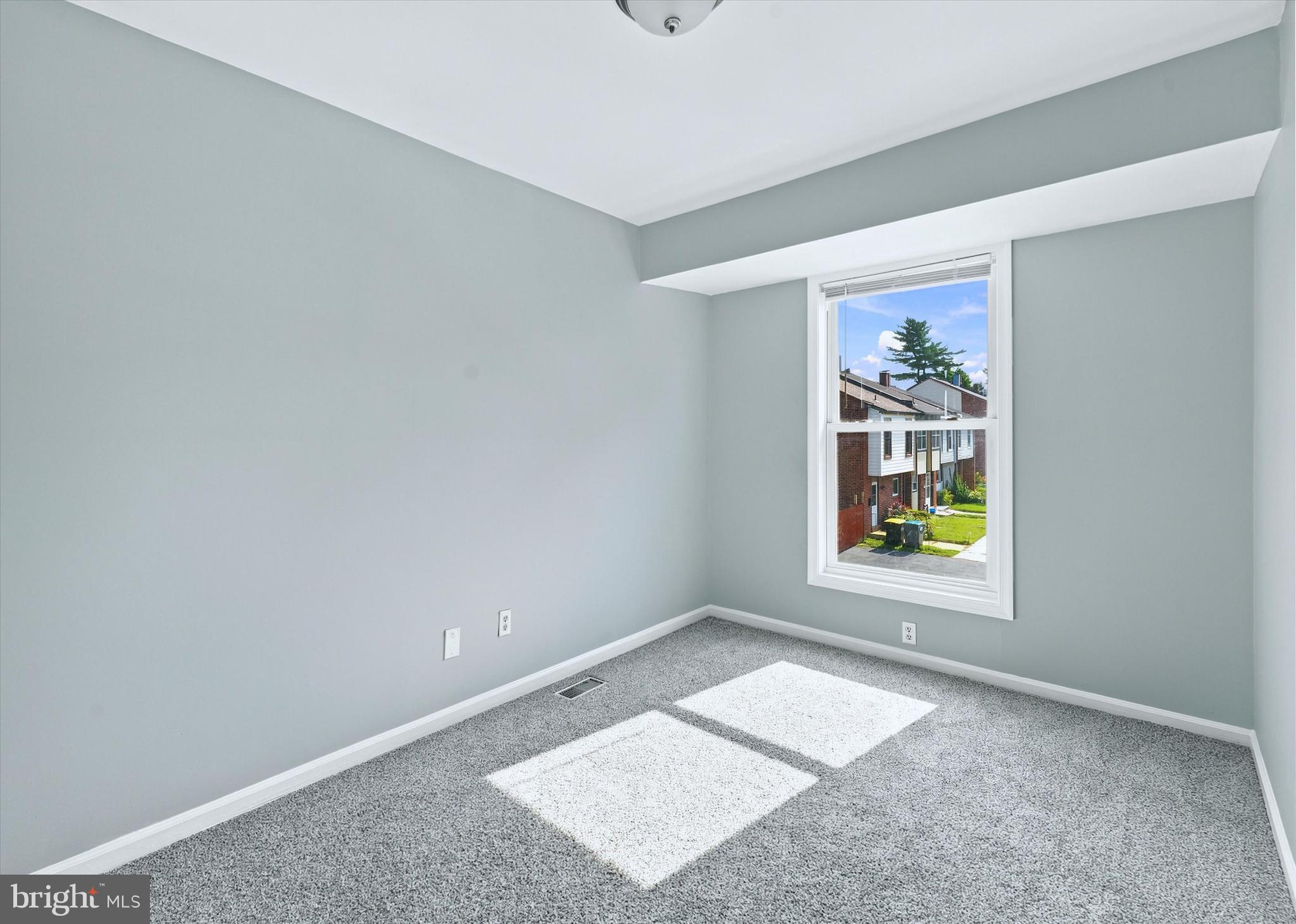 EAGLE GLEN - Residential