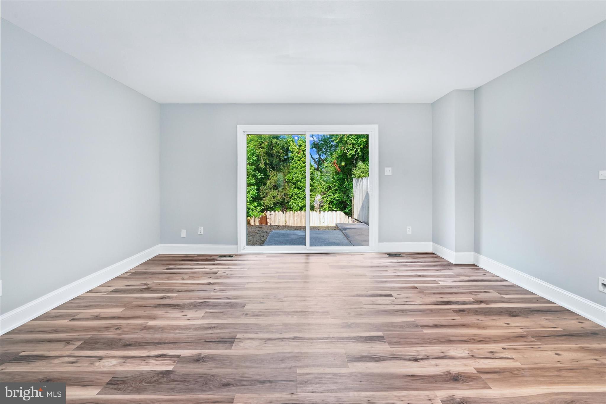 EAGLE GLEN - Residential