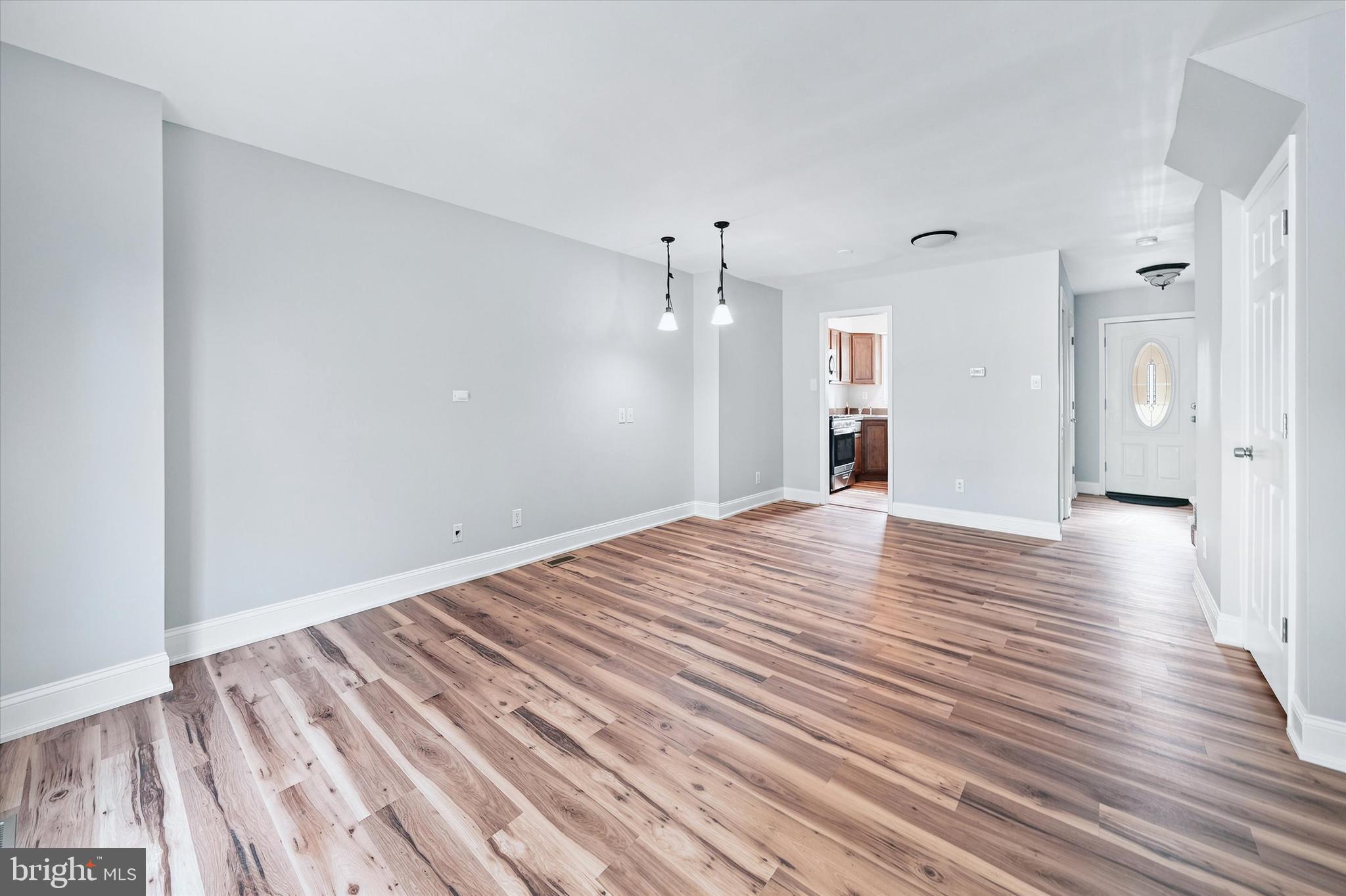 EAGLE GLEN - Residential